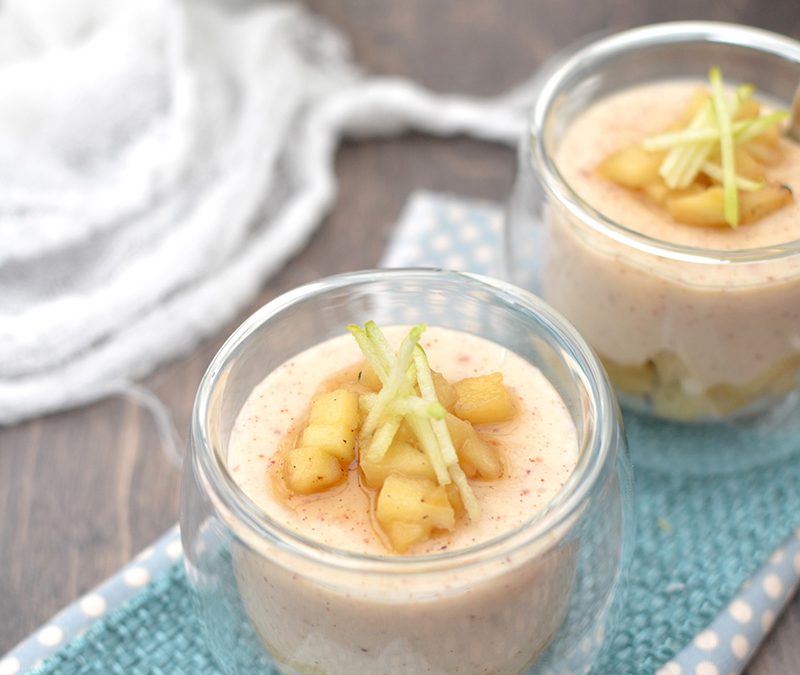 Crèmes véganes à la vanille et pommes caramélisées