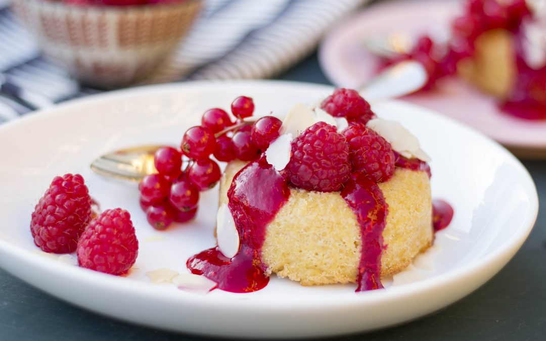Gâteau au maïs, à la fleur d’oranger et aux fruits rouges