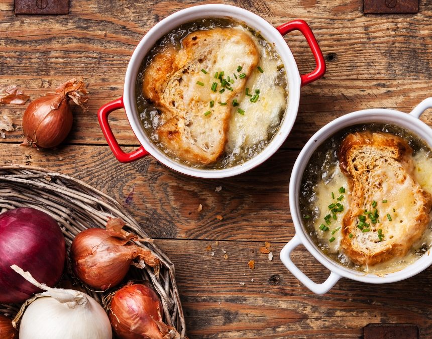 Soupe à l’oignon gratinée végane