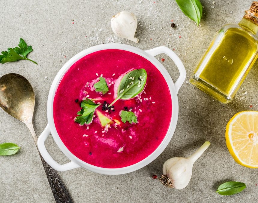 Gaspacho de betteraves, poires et pistaches torréfiées