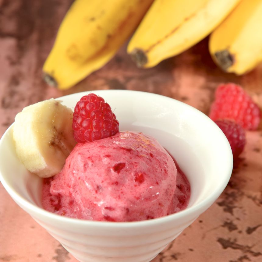 Recette Glace aux framboises et feuilles de framboisier