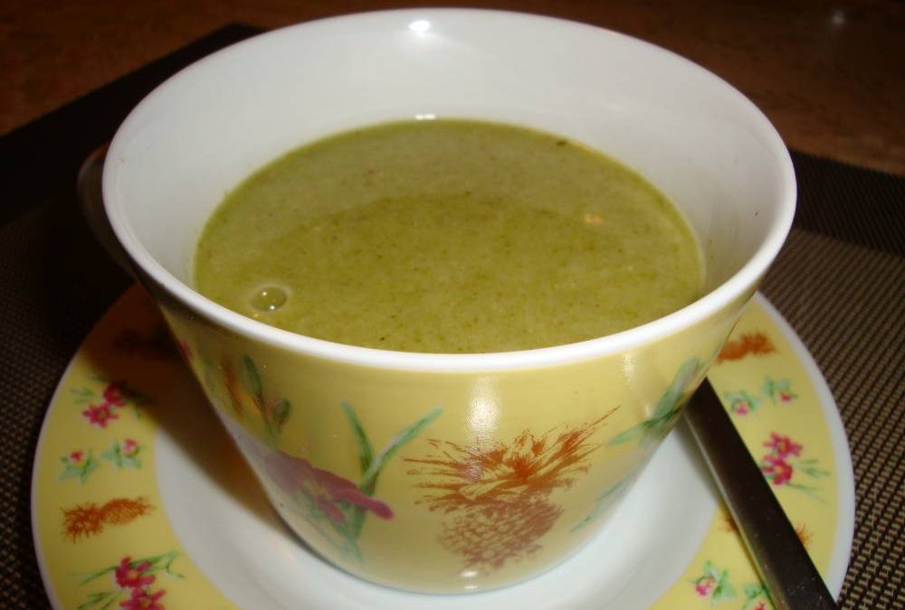 Velouté de fanes de radis aux flocons de riz