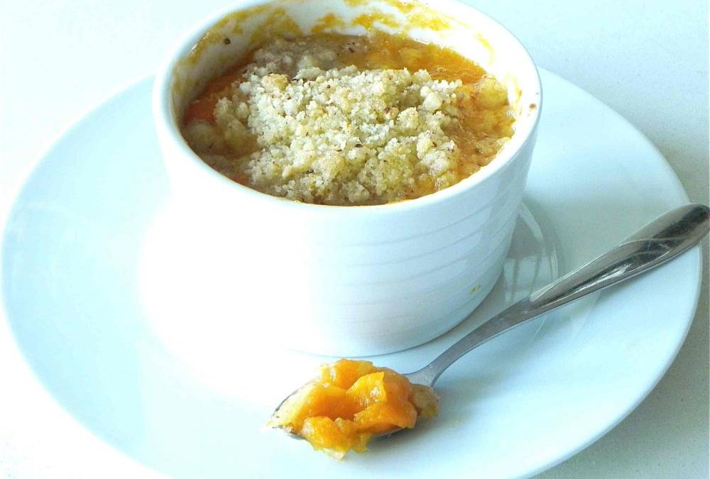 Crumble végétal abricot-citron-noisette