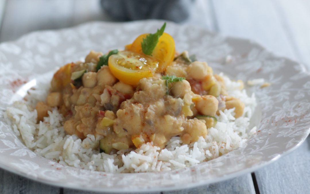 Dhal de lentilles corail, pois chiches et courgettes