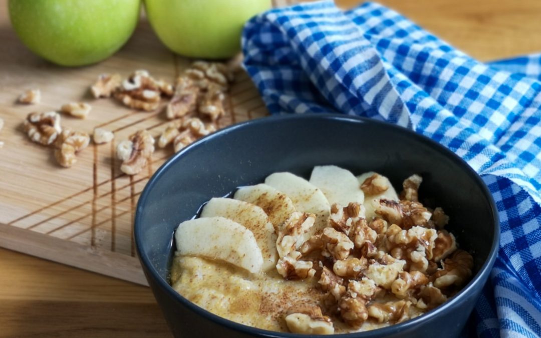 Porridge de polenta aux pommes