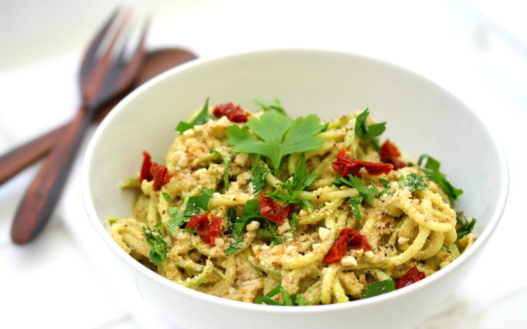 Spaghettis de courgette crue et sa sauce cheesy à la courge