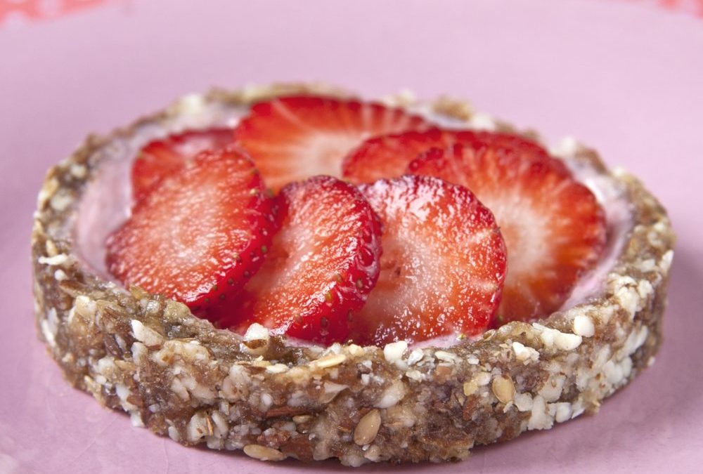 Tartelette crue fraise et Tonka végane