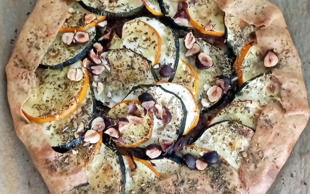 Tarte rustique courgettes oignons confits et noisette