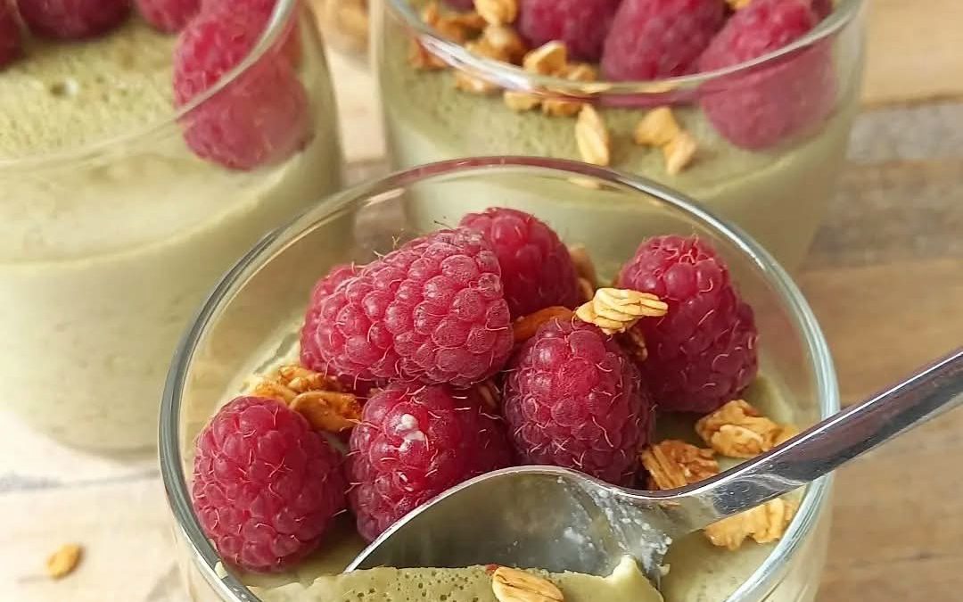 Crème à la vanille et au thé matcha végane