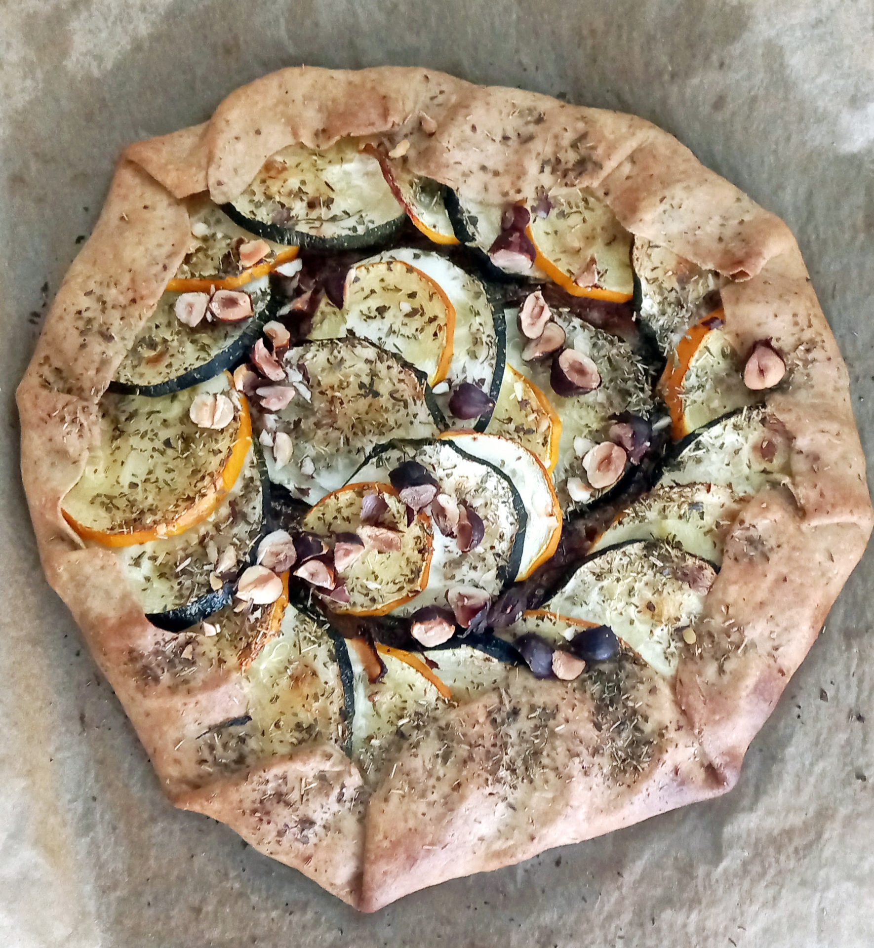 Recette Tarte rustique courgettes oignons confits et noisette