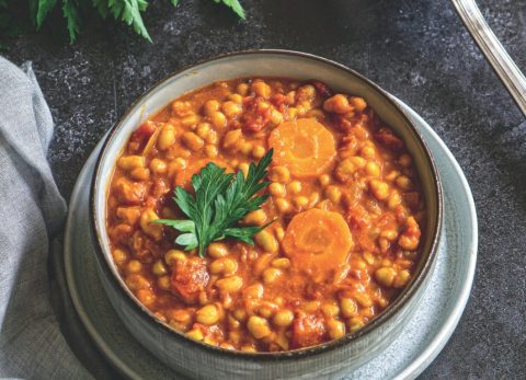 Recette Ragoût de haricots blancs à la tomate vegan (Loubia)