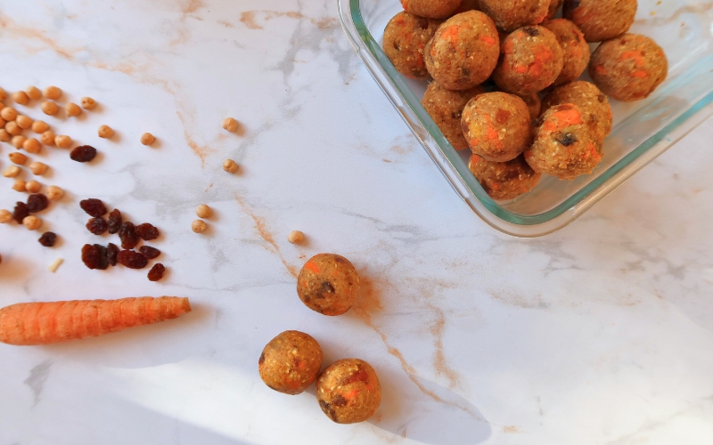 Carrot cake balls aux pois chiches