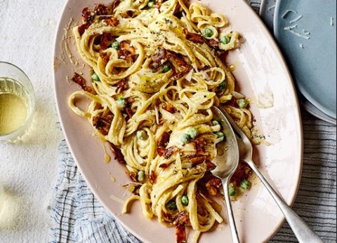 Recette Carbonara vegan crémeuse au “bacon” de noix de coco