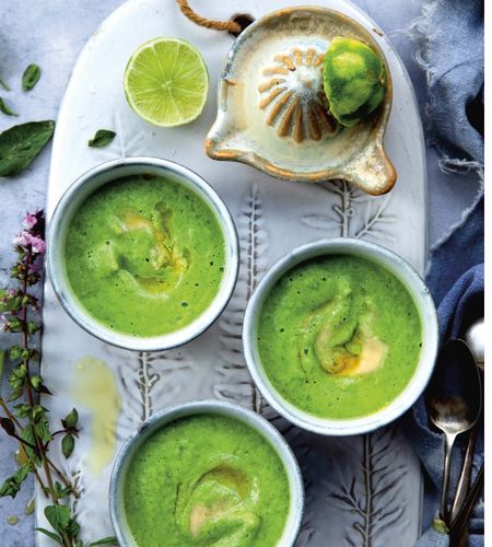 Crème de courgette aux herbes fraîches, amande blanche et citron
